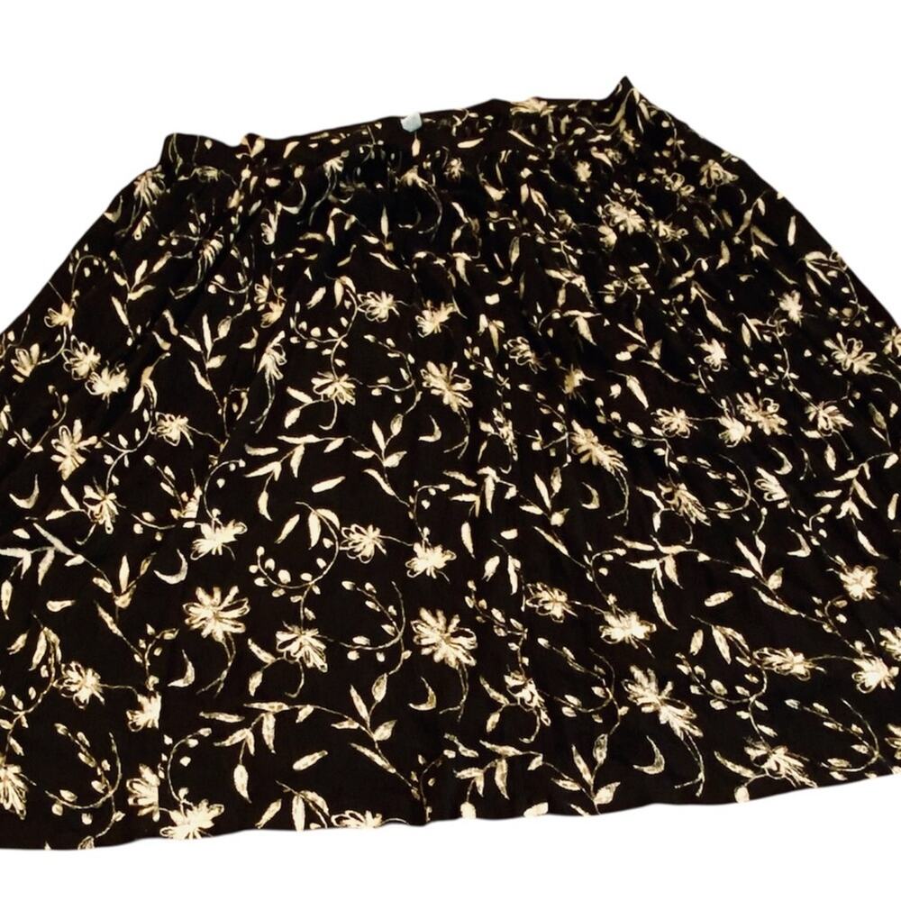 Jane Ashley Black and Cream Floral Prairie Skirt